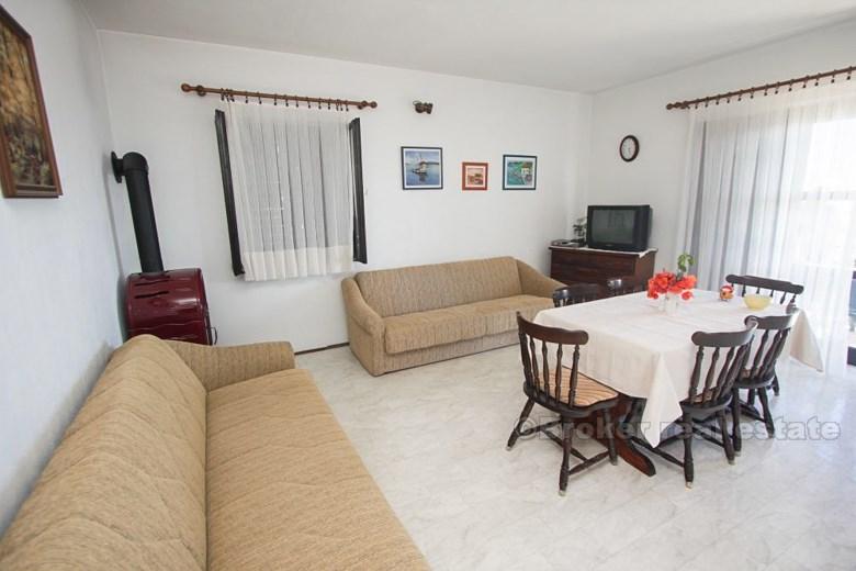 Maison de famille dans la deuxième rangée de la mer, à vendre