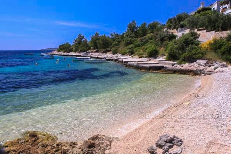 Maison de famille dans la deuxième rangée de la mer, à vendre