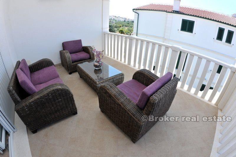 Neu gebaute Villa von 360m2