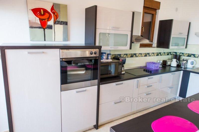 Prekrasna i luksuzna vila 200m od mora, na prodaju