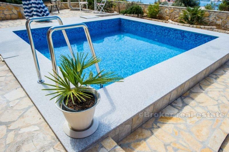 Belle et luxueuse villa à 200m de la mer, à vendre