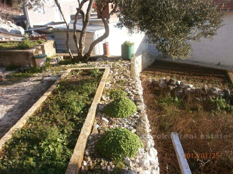 Haus auf 2 Etagen mit 106 m2 Innenraum, zum Verkauf