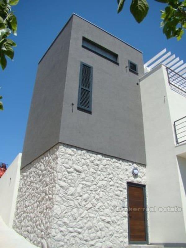 House, 2nd row from the sea