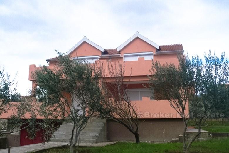 Detached family house, for sale