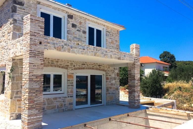 Каменная вилла, для продажи