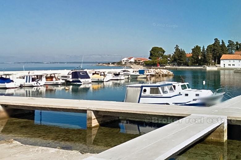 Stone villa, til salgs