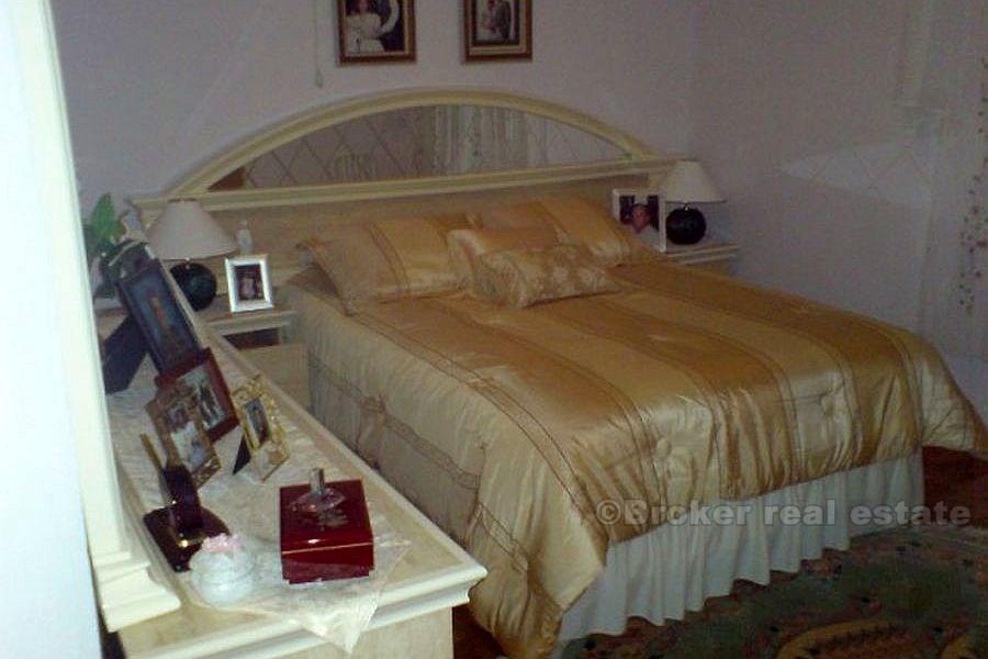 Large villa, for sale