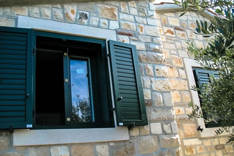 Dům s pozemkem, k prodeji