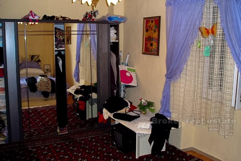 Steinhaus, zum Verkauf