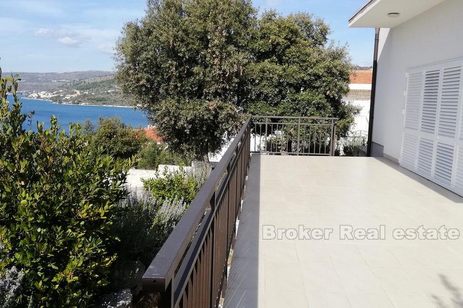 Casa moderna con vista sul mare aperto