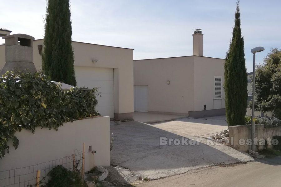 Casa moderna con vista sul mare aperto