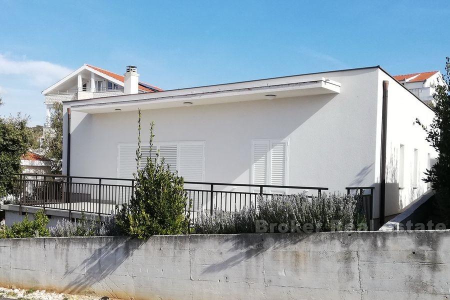 Casa moderna con vista sul mare aperto