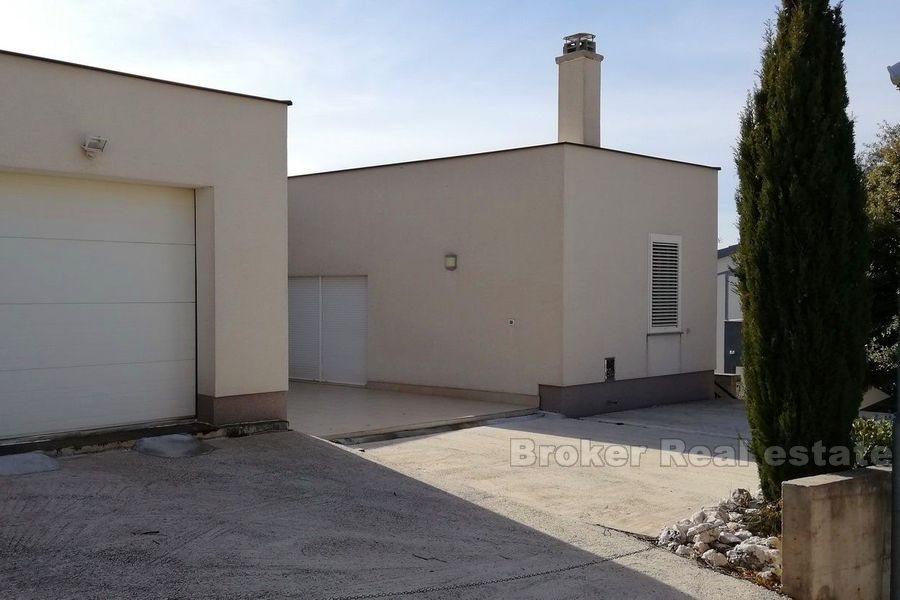 Casa moderna con vista sul mare aperto