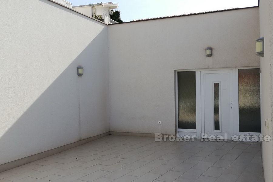 Casa moderna con vista sul mare aperto