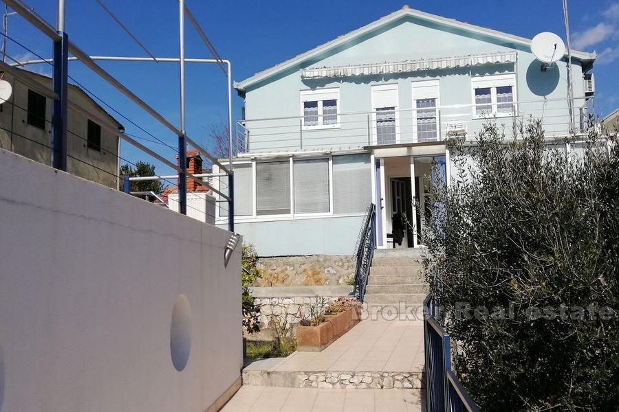 Maison en première rangée de la mer