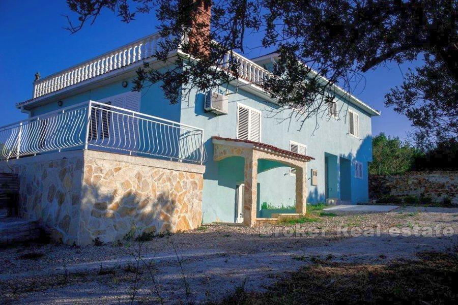 Das Haus in zweiter Reihe vom Meer