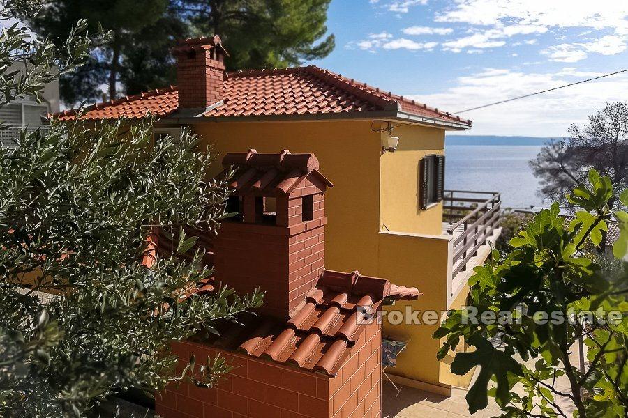 Detached house, second row to the sea, for sale