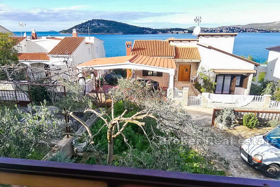 Fristående hus, 2: a raden från havet