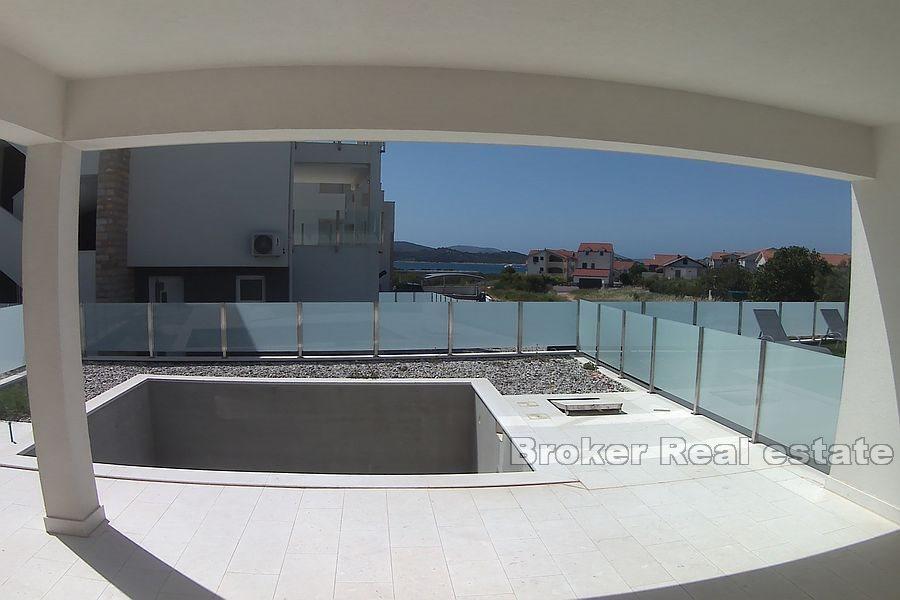 Duplex apartment with pool and sea view