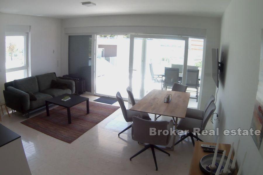 Penthouse with pool and sea view