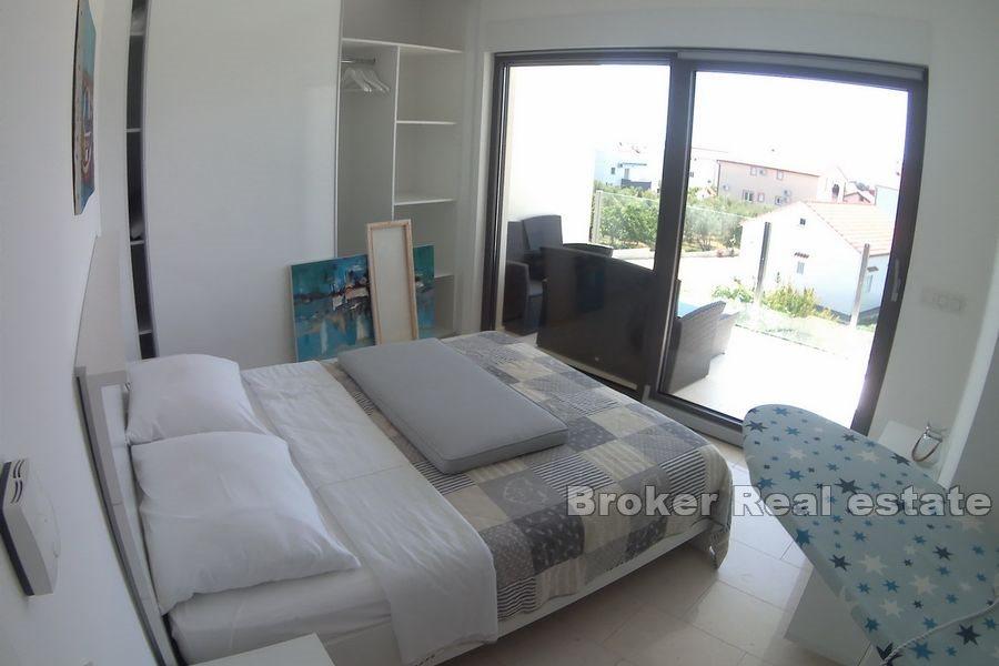 House with two apartments and a pool