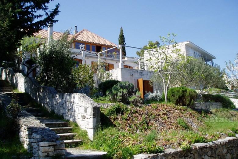 Sehr attraktives Steinhaus, zum Verkauf