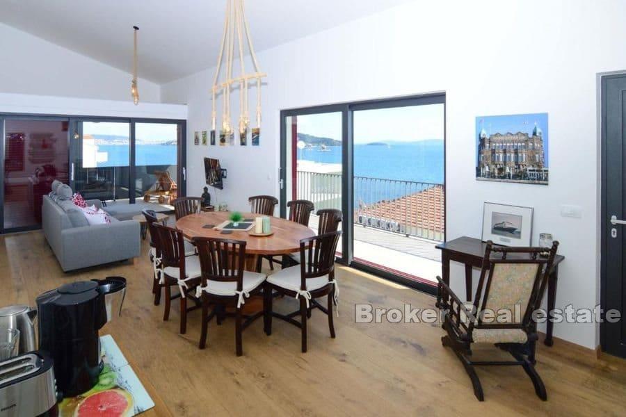 Apartmanska kuća sa 2 bazena i pogledom na more