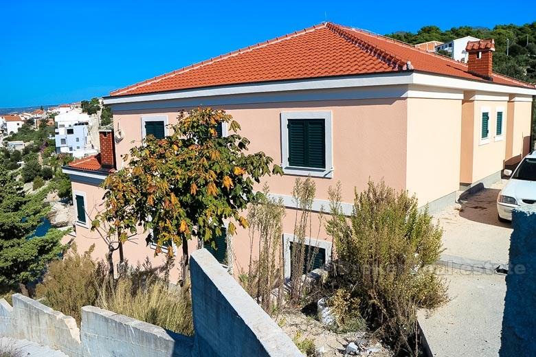 Maison nouvellement construite, à vendre