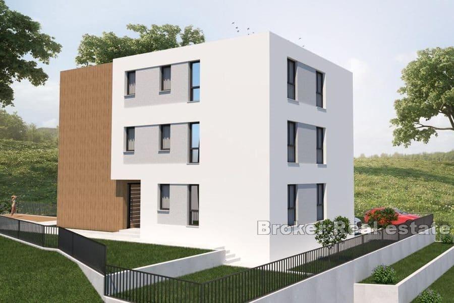 Dom z apartamentami z basenem blisko morza