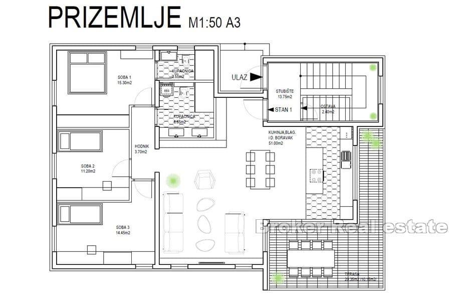 Dom z apartamentami z basenem blisko morza