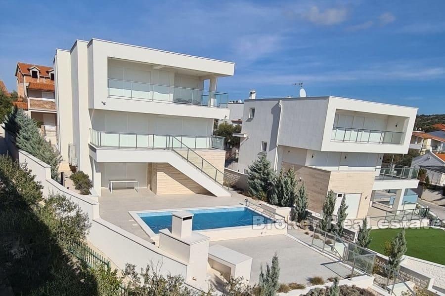 Villa moderne avec vue mer