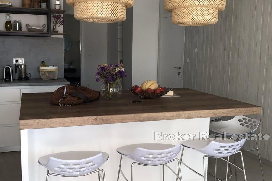 Modern villa med havsutsikt