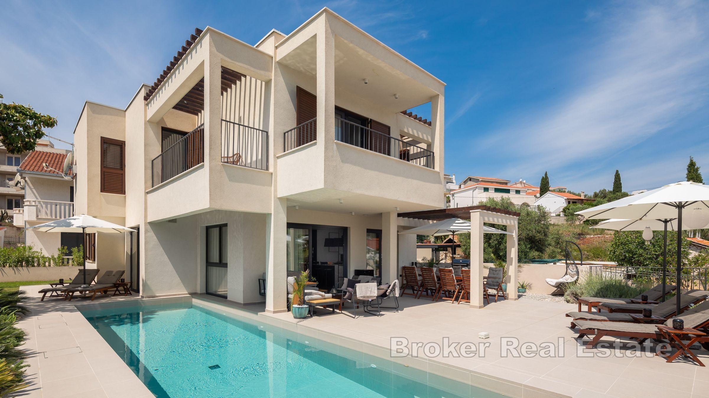 Villa mit Pool in Meeresnähe