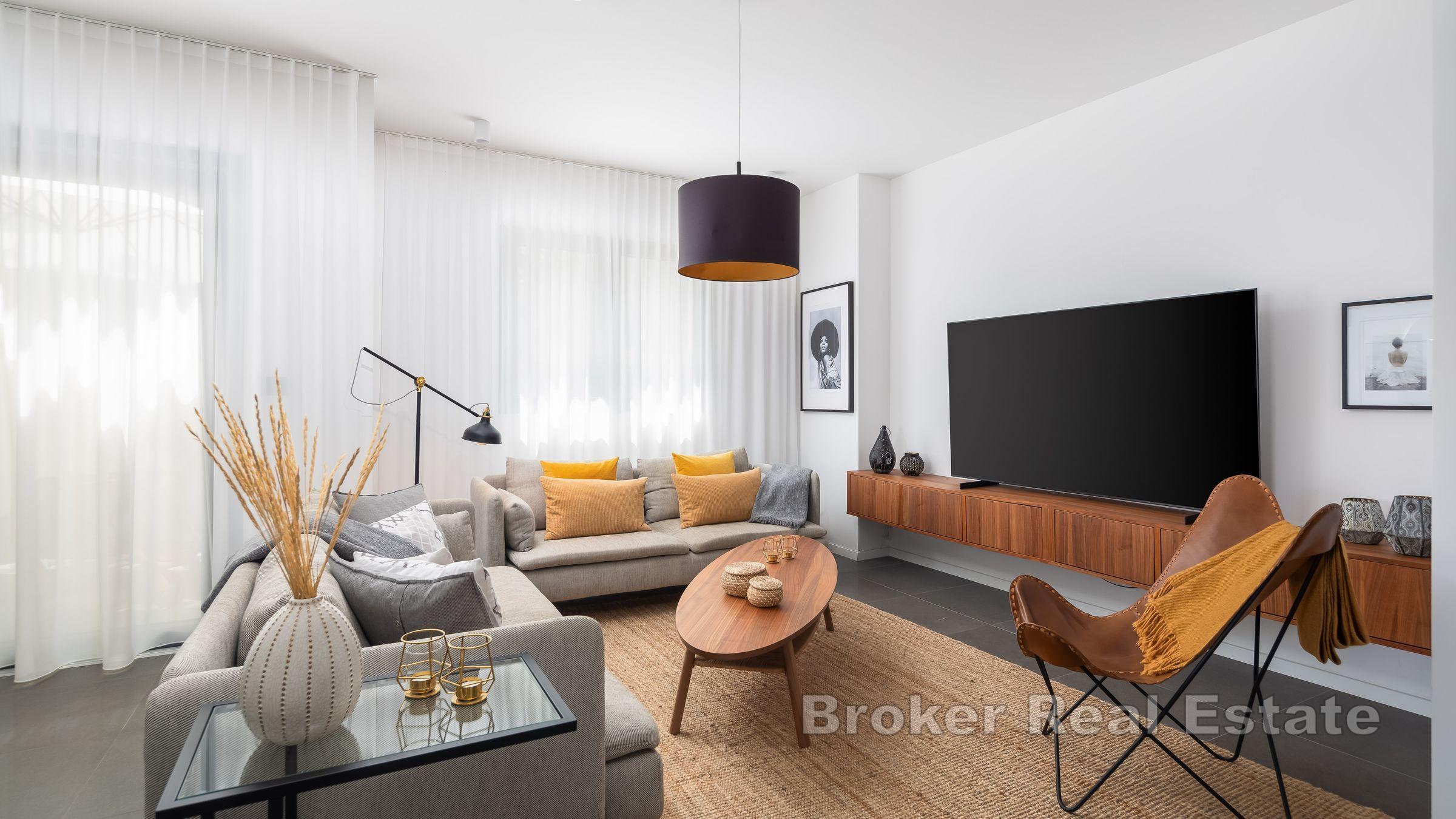 Villa mit Pool in Meeresnähe