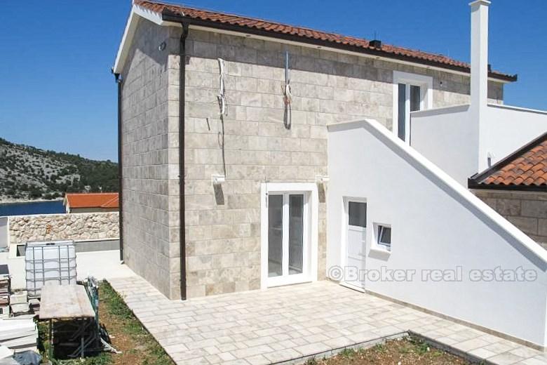 Villa mit Pool, 200m vom Meer entfernt