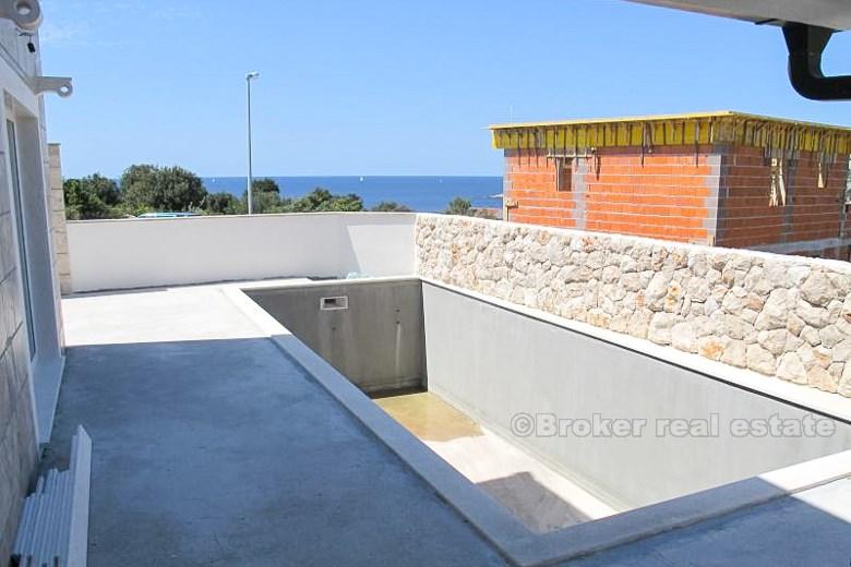 Villa mit Pool, 200m vom Meer entfernt