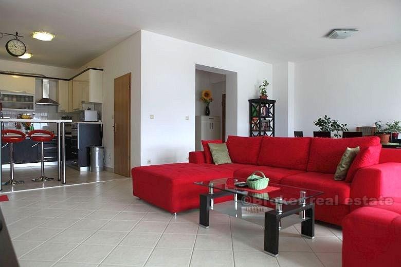 Appartement luxueusement meublé à la mer