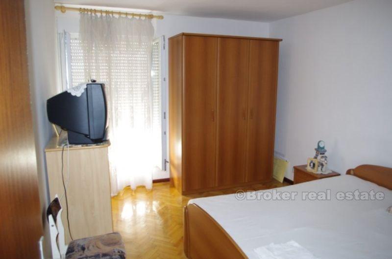 Two-bedroom apartment near campus