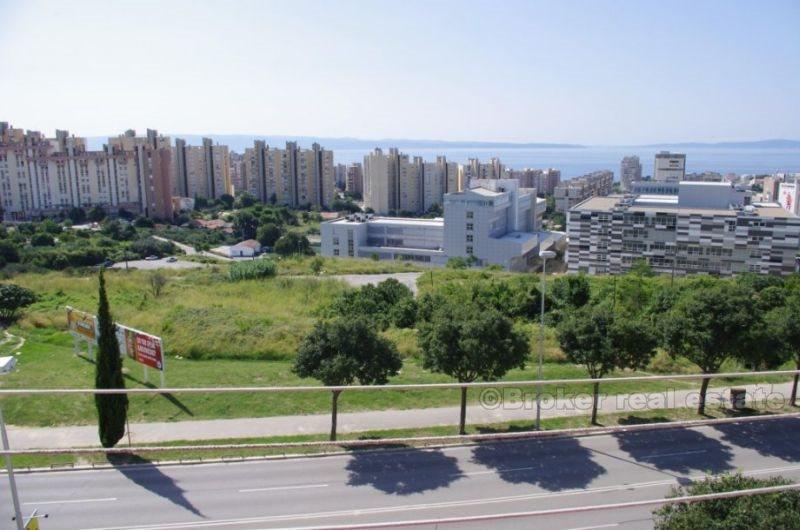 Two-bedroom apartment near campus