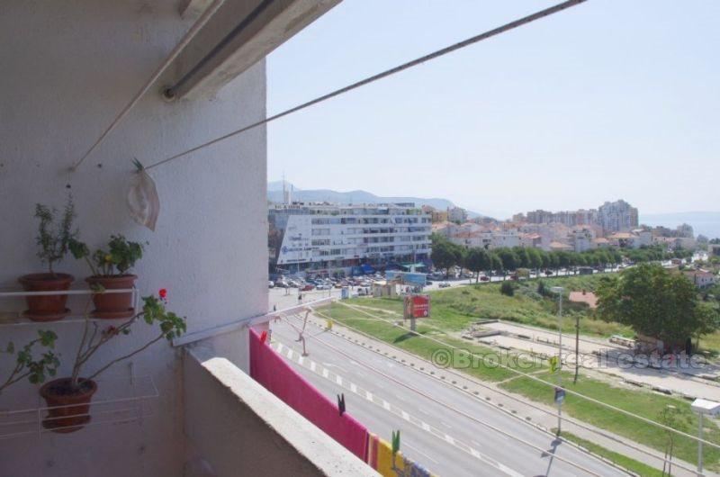 Two-bedroom apartment near campus