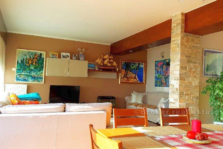 Appartement de trois chambres avec vue sur la mer (Meje), à vendre