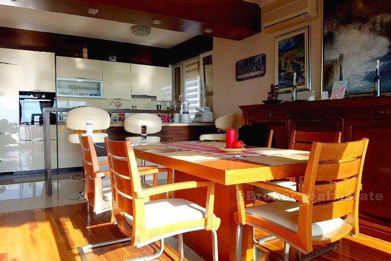 Appartement de trois chambres avec vue sur la mer (Meje), à vendre