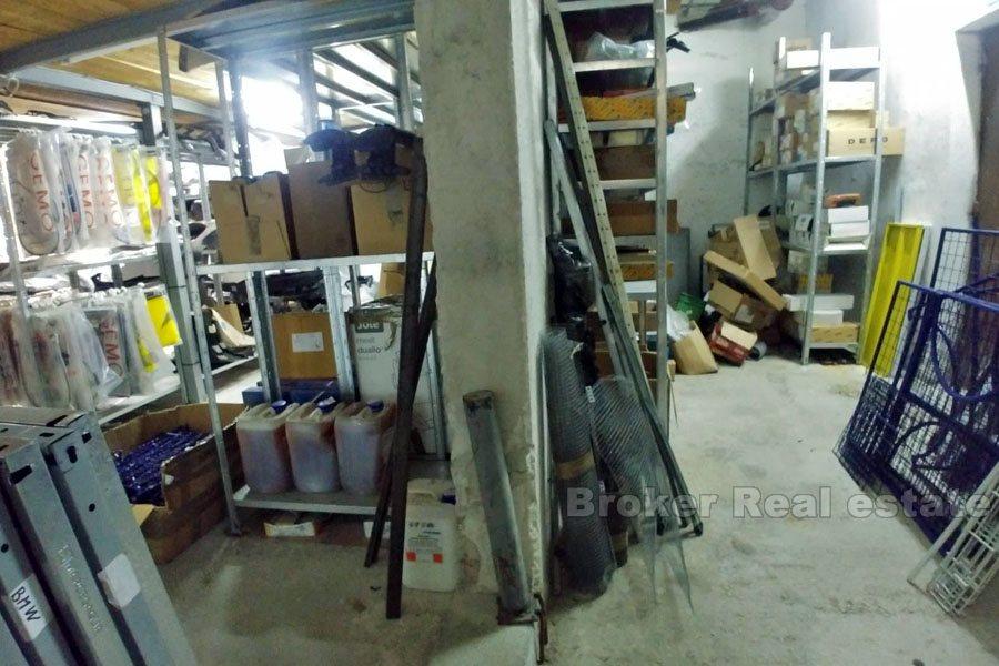 Bol, espace d'affaires de 100m2 et entrepôt de 140m2, à vendre
