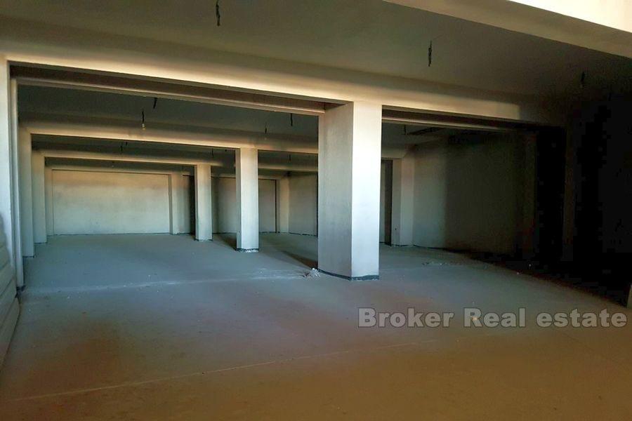 Stinice, business space on three floors, for sale