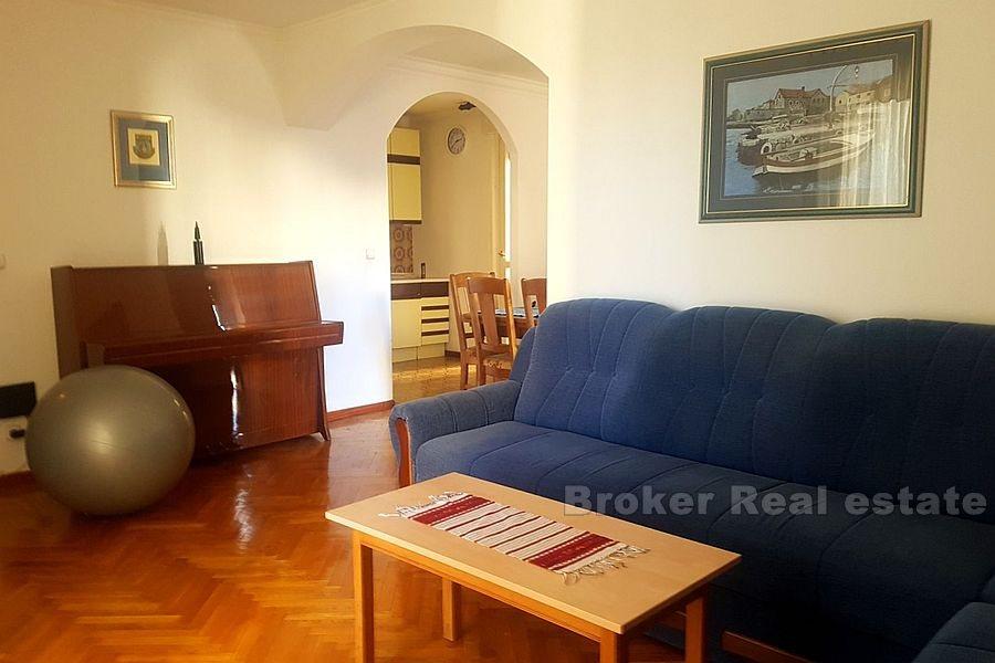 Sucidar, three bedroom comfortable apartment, for sale