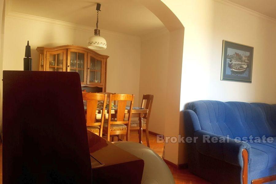 Sucidar, tre sovrum bekväm lägenhet, till salu