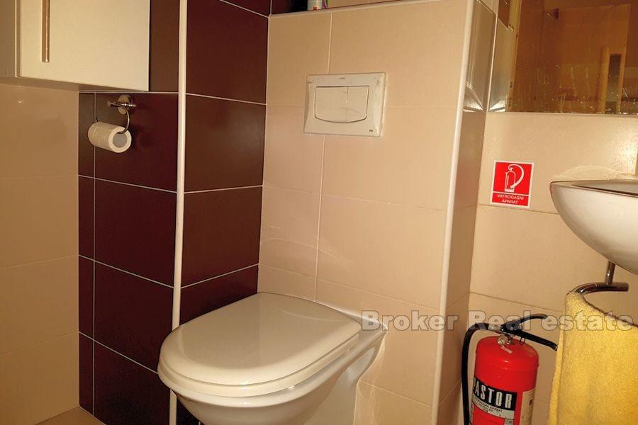 Bol, poslovni prostor od 116m2 za najam