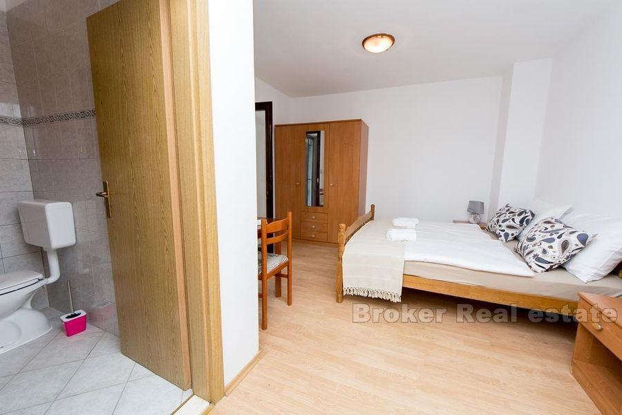 Камен, двухквартирный дом с гаражом, на продажу