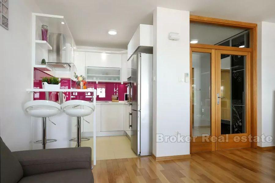 Pazdigrad, appartement de deux chambres, à vendre