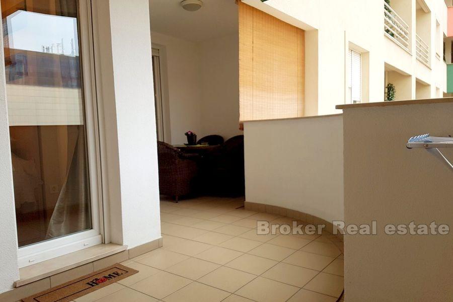 Bol, renovert og møblert leilighet med 2 soverom til salgs